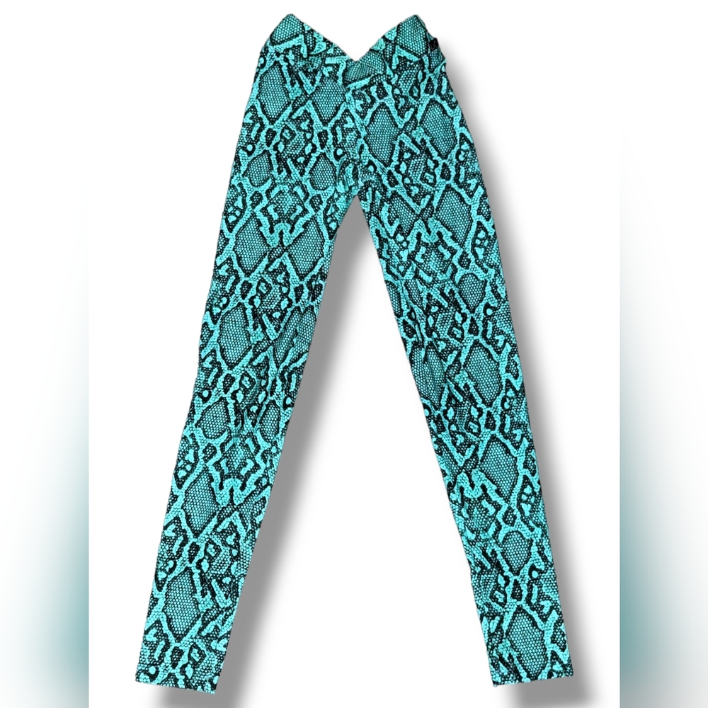 Lici V Cut Boa scrunch bum leggings